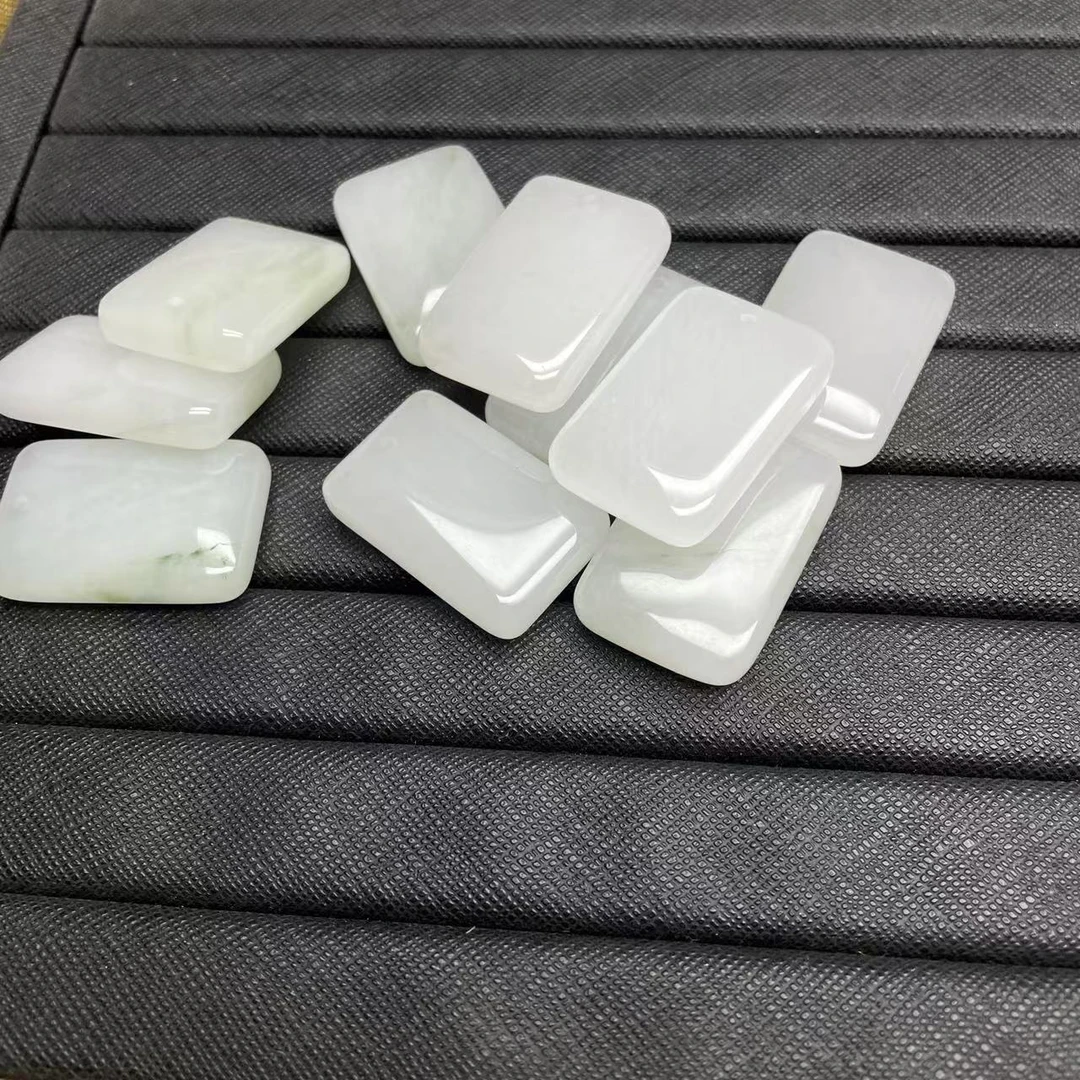 新疆天然天山翠平安无事牌面包牌吊坠男女款飘花