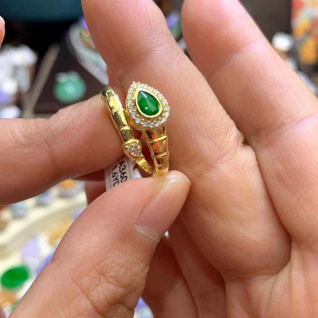 翡翠颈饰银S925镀金镶嵌翡翠吊坠