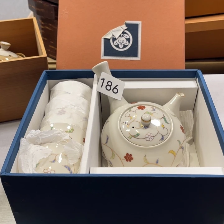 盖碗瓷器制作工艺精湛
