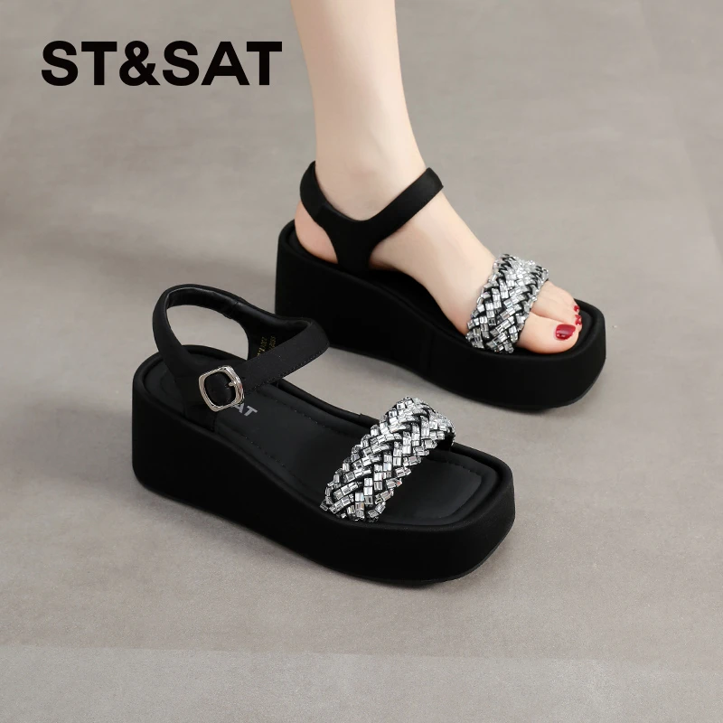 星期六黑色凉鞋女款2025夏季新款一字水钻女鞋时尚外穿凉拖松糕鞋