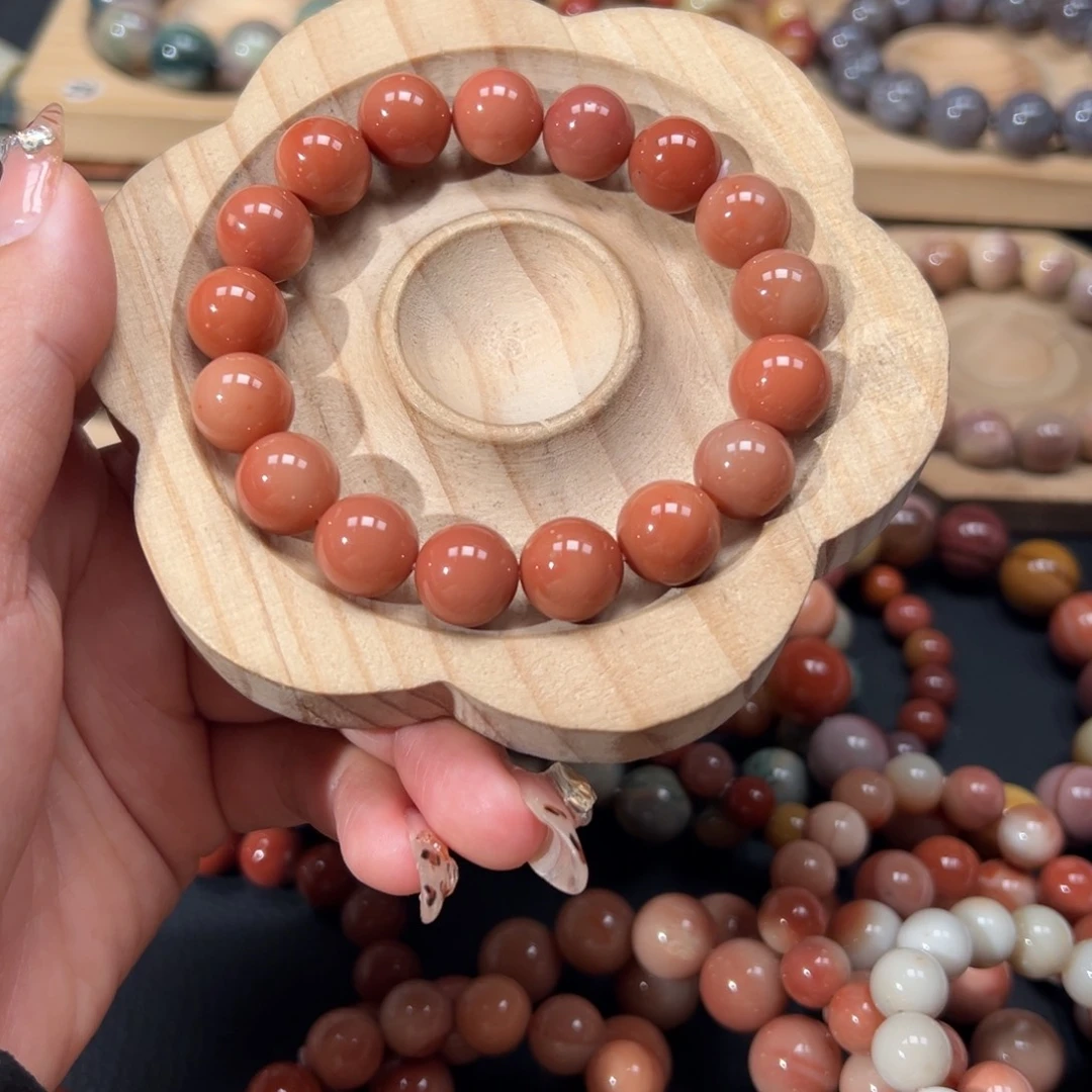 芭***孩石英质玉未镶嵌手链106