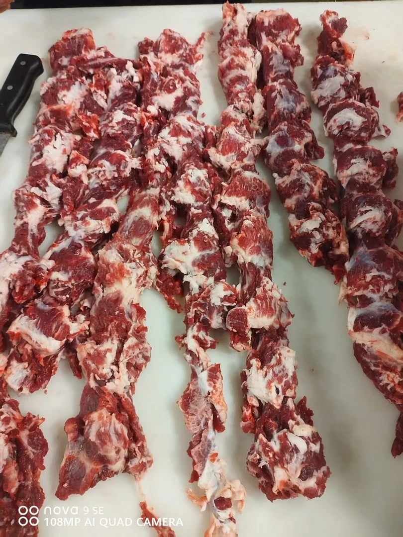 新鲜牛肉，脊骨肉，用来烧烤爆炒涮火锅，口感爽歪歪