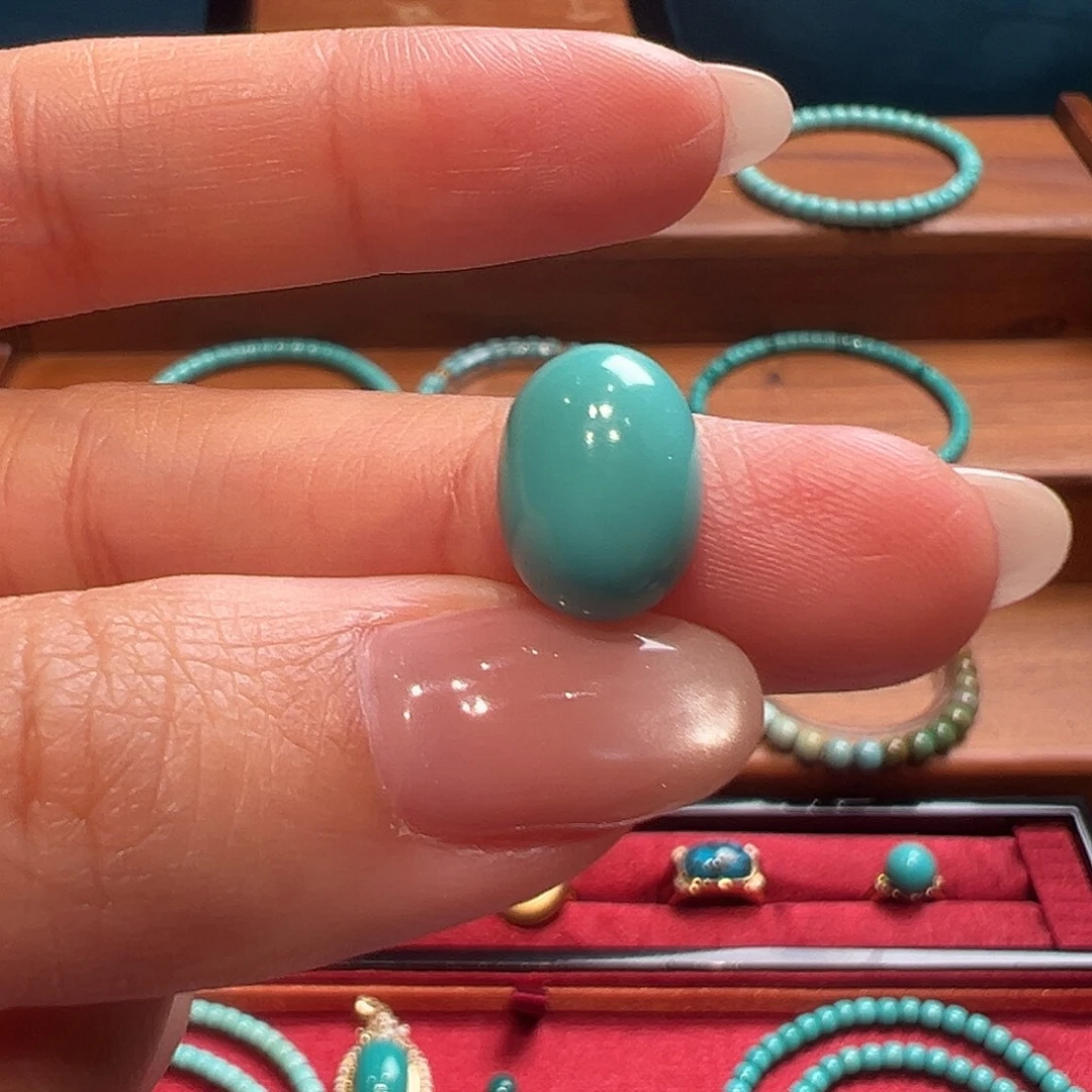 绿松石未镶嵌颈饰