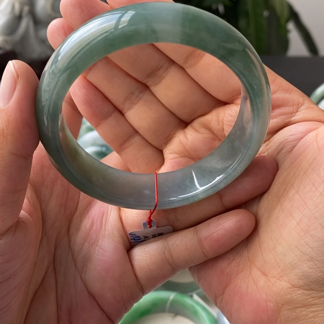 翡翠手镯未镶嵌天然