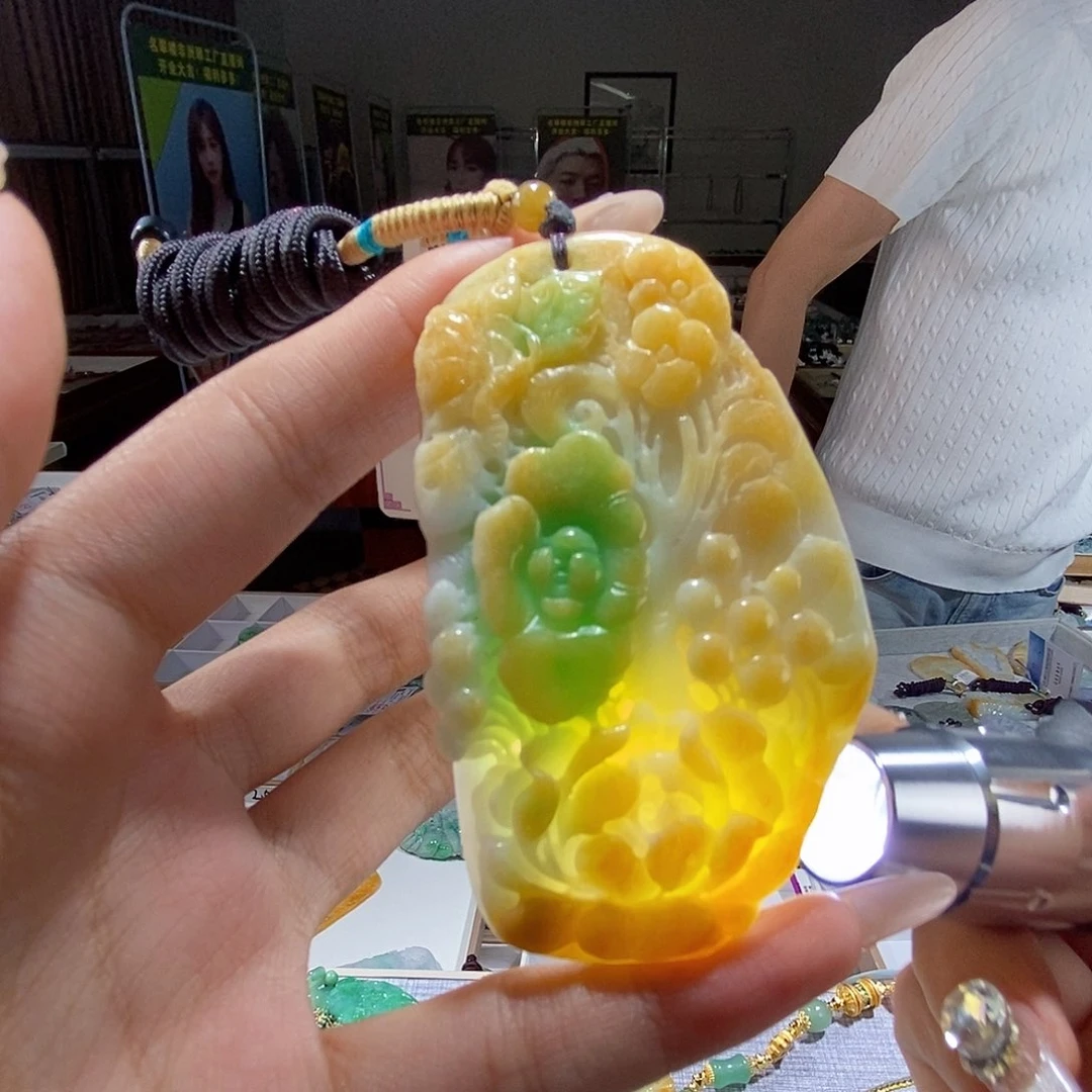 翡翠未镶嵌颈饰翡翠