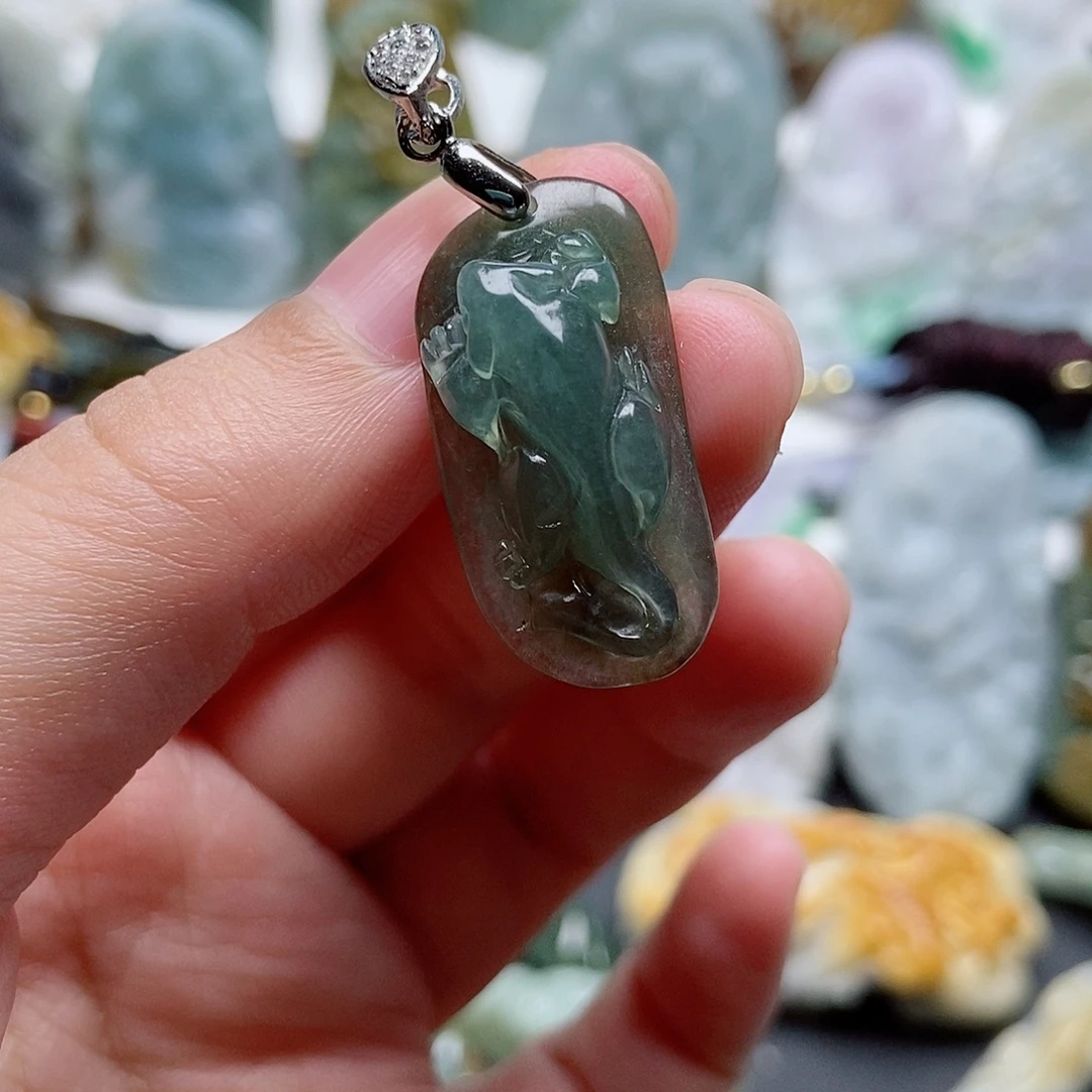 翡翠未镶嵌颈饰翡翠