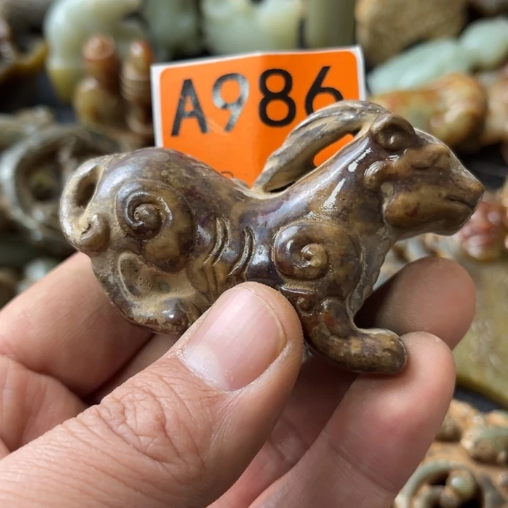 和田玉颈饰未镶嵌随**玉