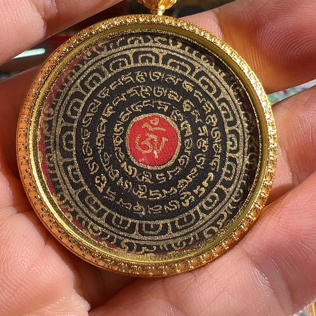 吊坠高僧手绘六字真言