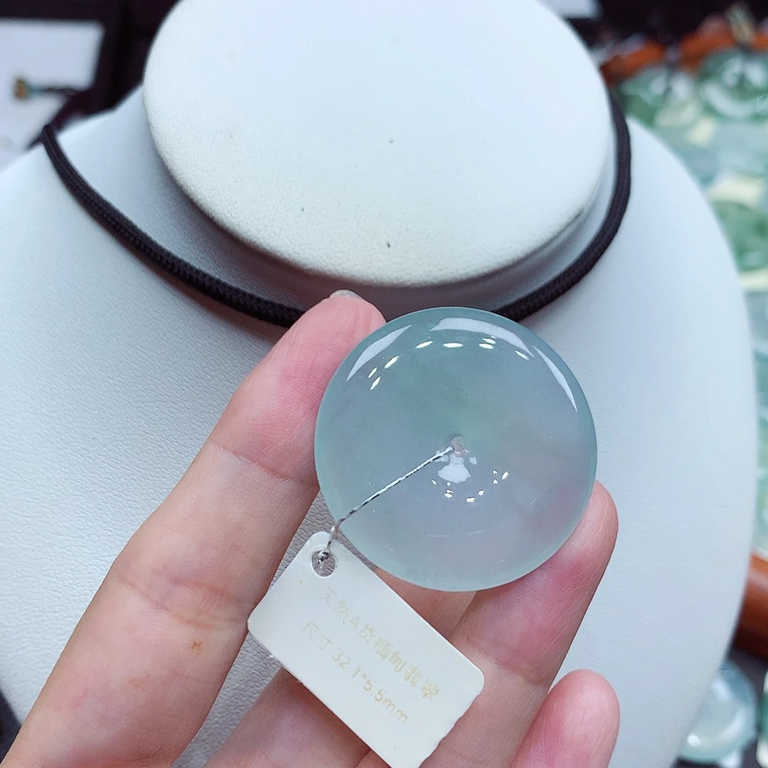 翡翠未镶嵌颈饰编号85，32.1/5.5