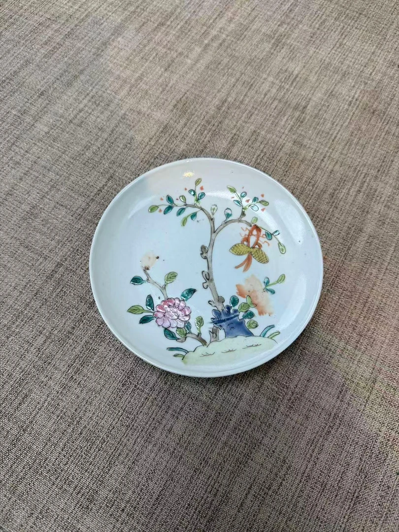 粉彩花卉纹小盘1