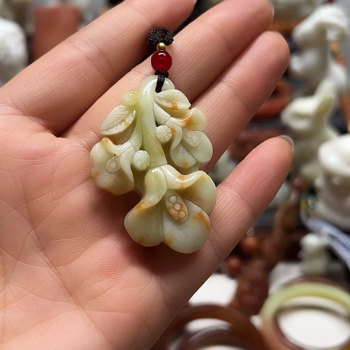 蛇纹石玉吊坠未镶嵌