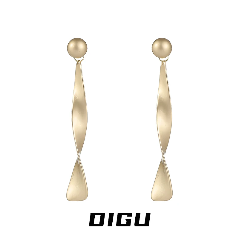 嘀咕家 铜合金仿珍珠耳饰 气质磨砂金属耳环轻奢耳钉前后式耳钉