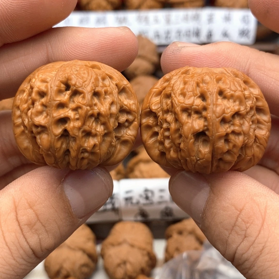 文玩核桃吊坠37尺 血麒麟 42