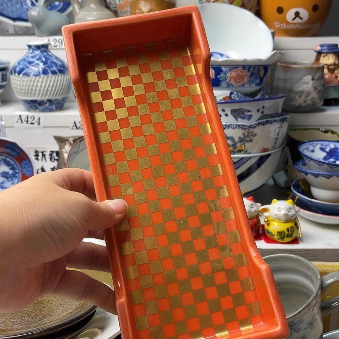 瓷片J**.哈哈哈来拉了啊笑而不