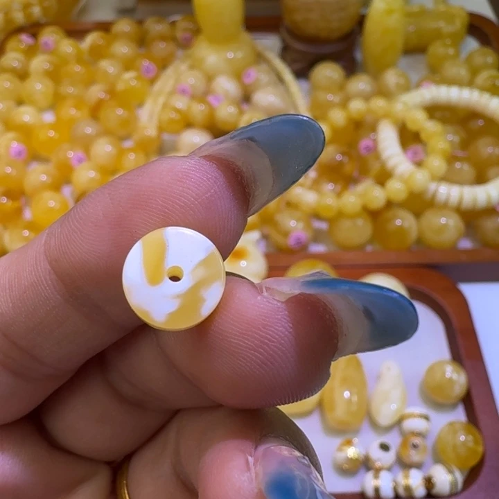 琥珀未镶嵌裸石10×5.2