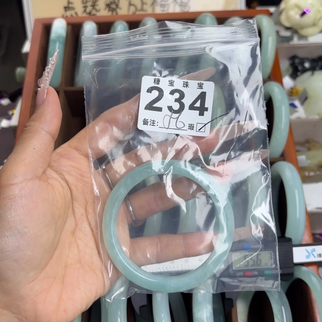 未镶嵌蛇纹石玉手镯粥****力