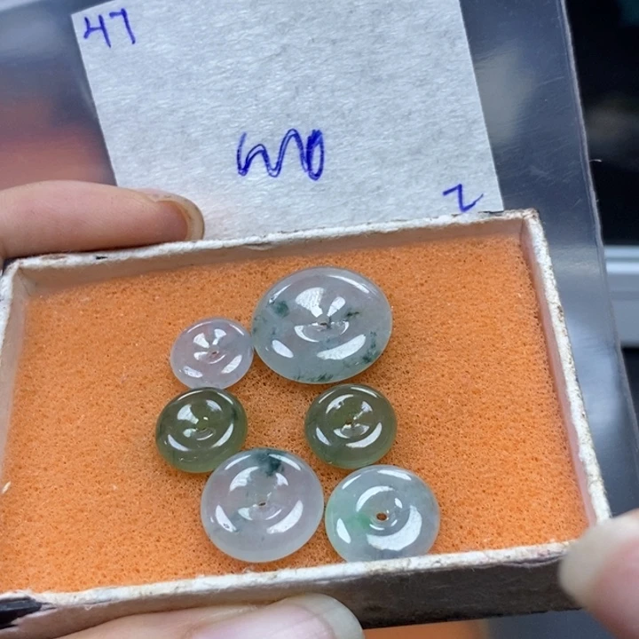 清***酒定制翡翠未镶嵌不同