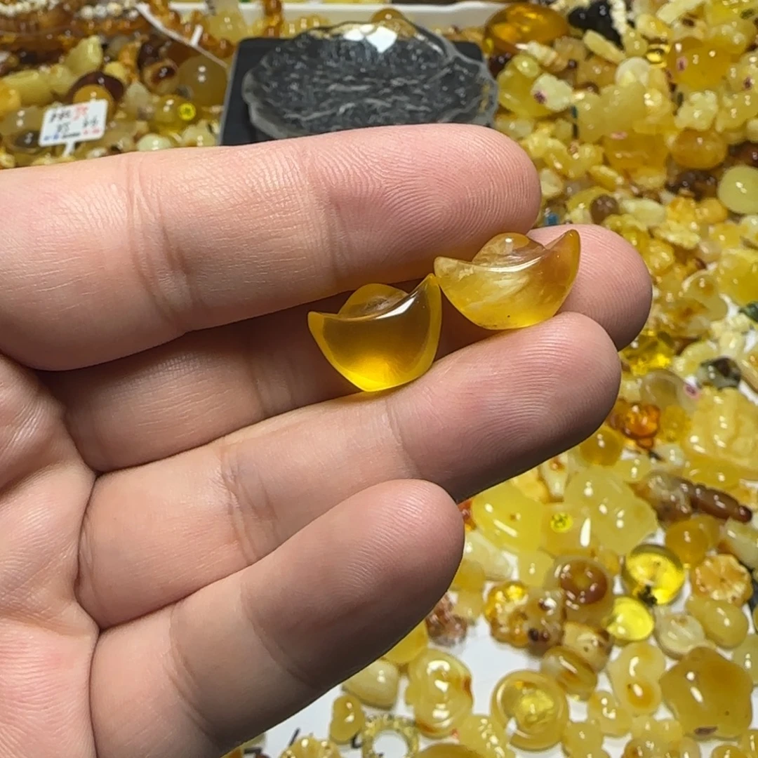 琥珀未镶嵌裸石2.05克