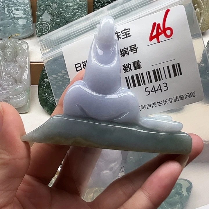 翡翠未镶嵌颈饰挂件