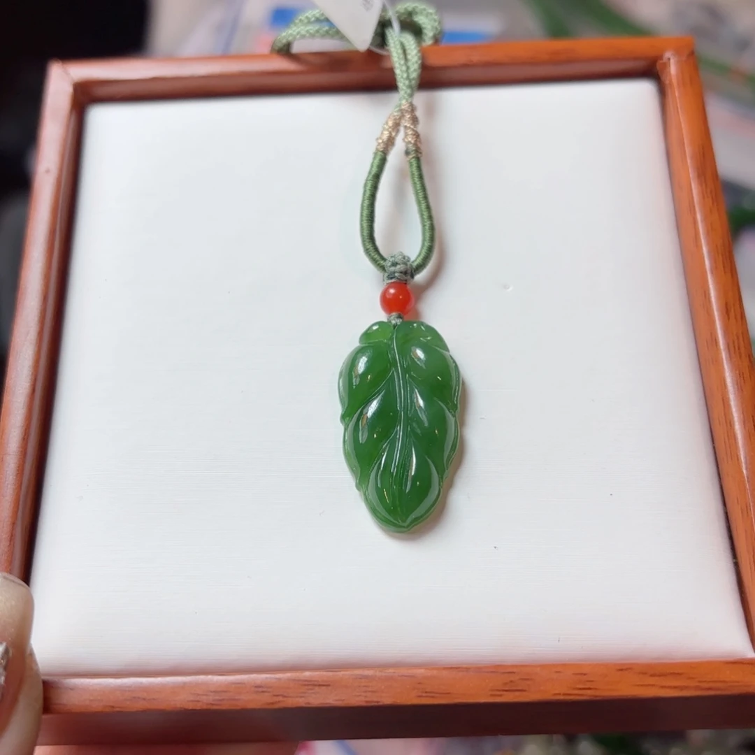 和田玉吊坠未镶嵌