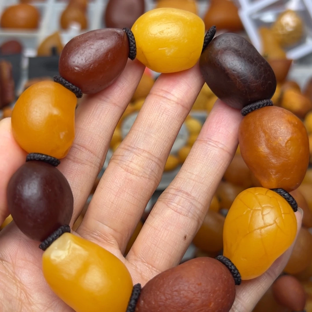 琥珀裸石未镶嵌千****す天然蜜蜡