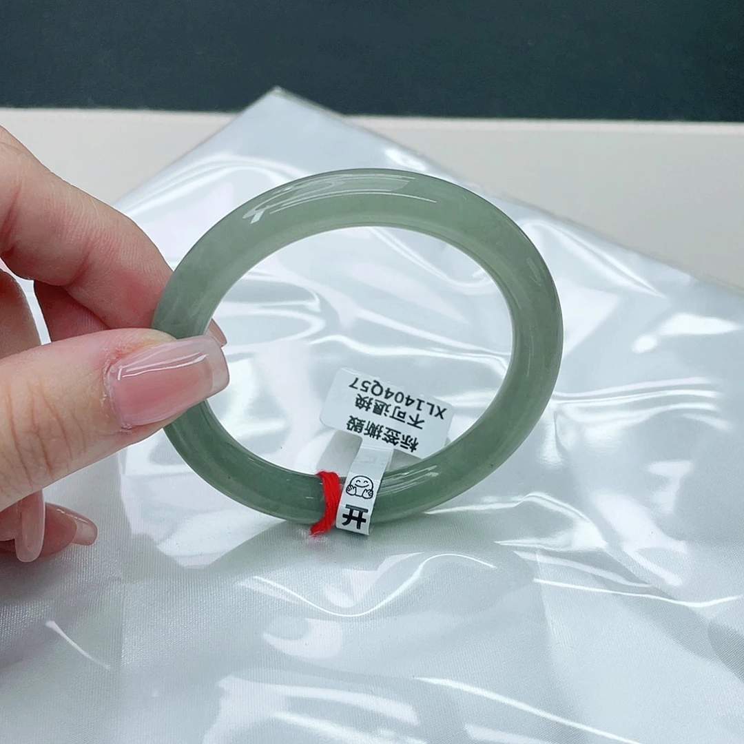 翡翠手镯未镶嵌圆52.5