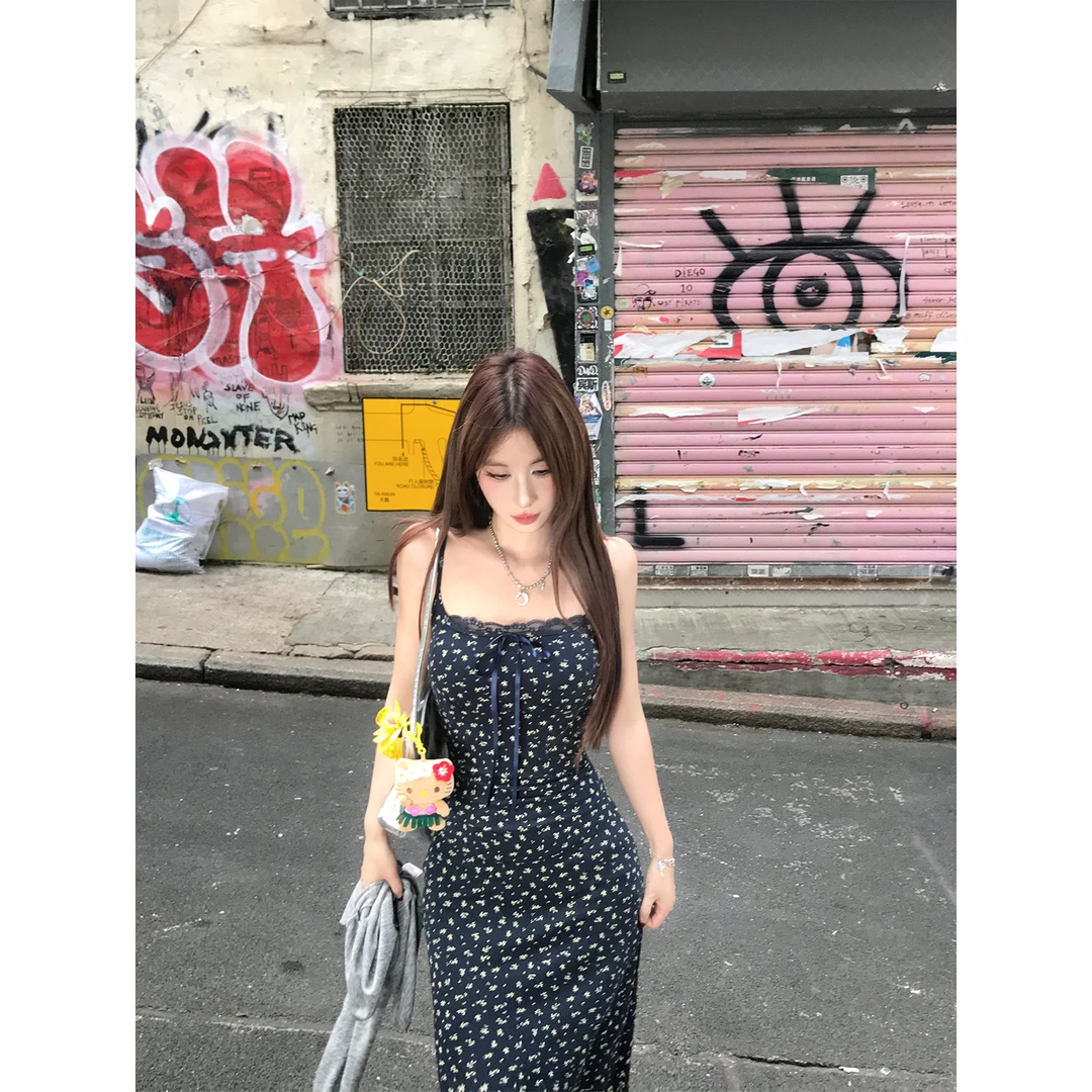 Mejiu蜜九【漫漫月影】藏青碎花连衣裙吊带开衫甜辣出游服装女裙子