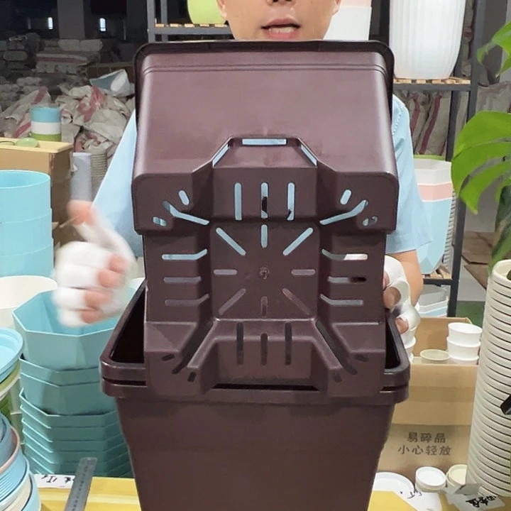 方形260口26高28紫砂带托3只