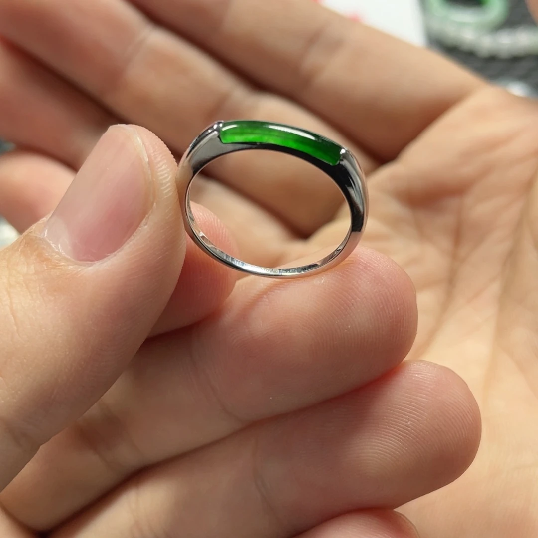 翡翠颈饰18K金镶嵌S*翡翠