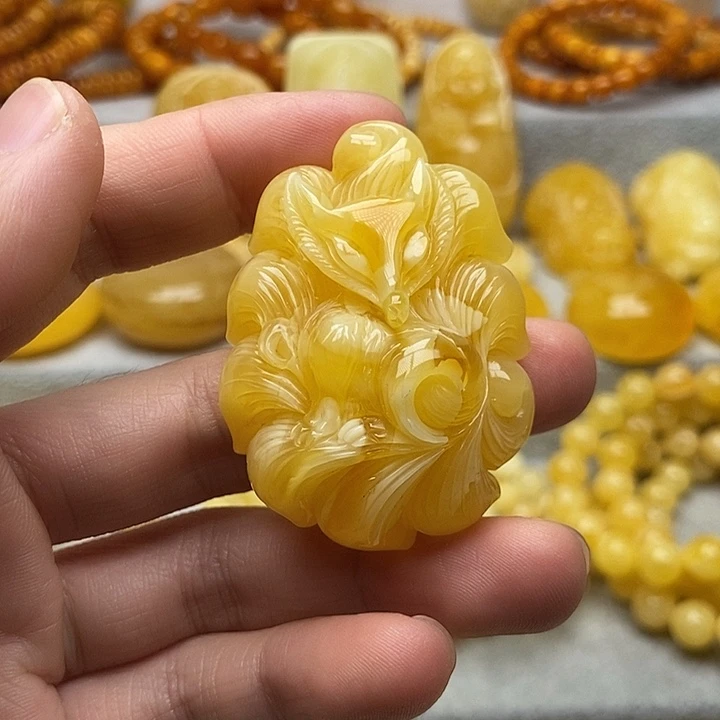 琥珀颈饰未镶嵌琥珀蜜蜡立体九尾狐