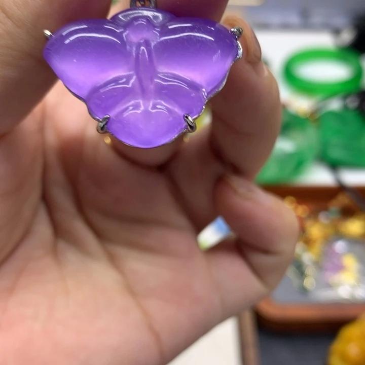 颈饰未镶嵌翡翠吊坠