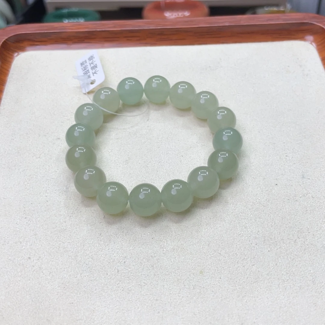 未镶嵌手镯石英岩玉