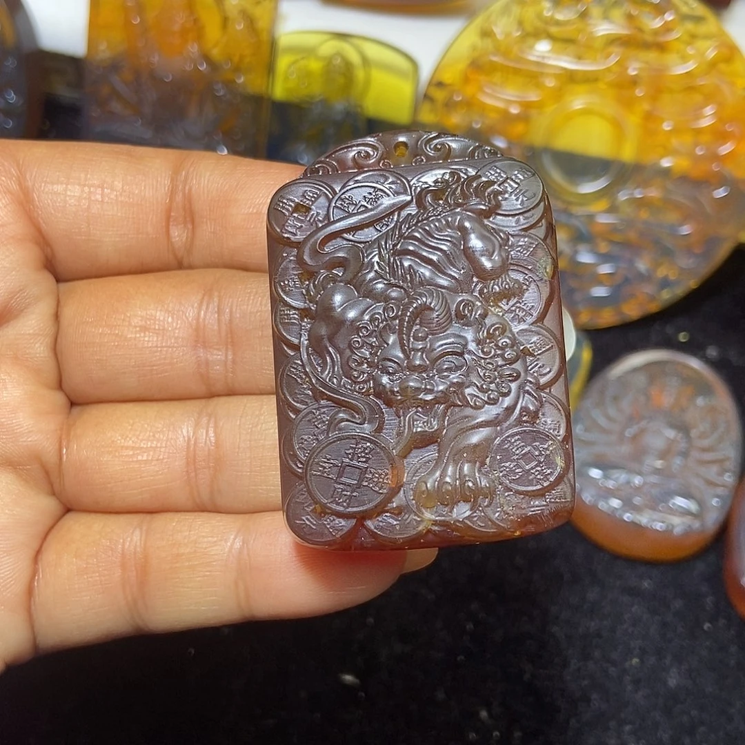 琥珀未镶嵌颈饰福利款