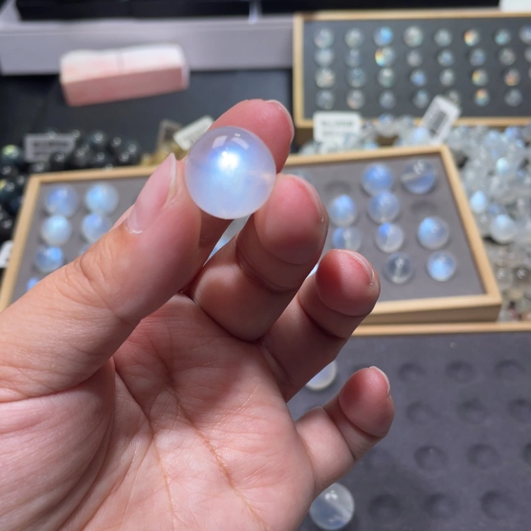 我***吃长石裸石蓝月光单珠直径16m