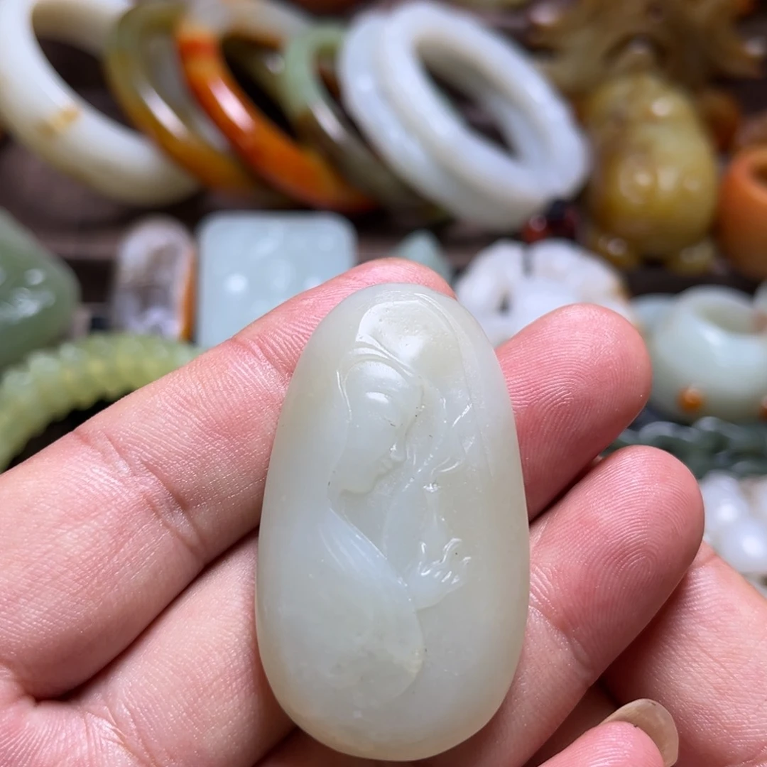 和田玉未镶嵌颈饰