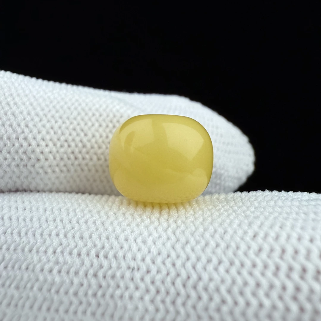 D1193天然原矿蜜蜡微瑕墩子11.4*8.8mm支持复检假一罚十