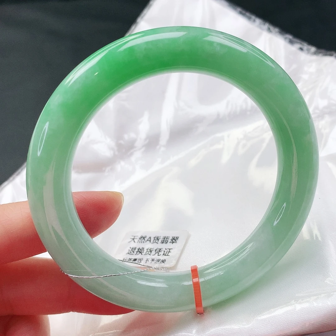 翡翠手镯未镶嵌天然翡翠手镯