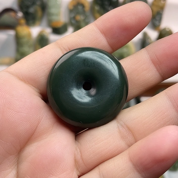 岫岩老玉（透闪石质玉）未镶嵌吊坠(不含链)