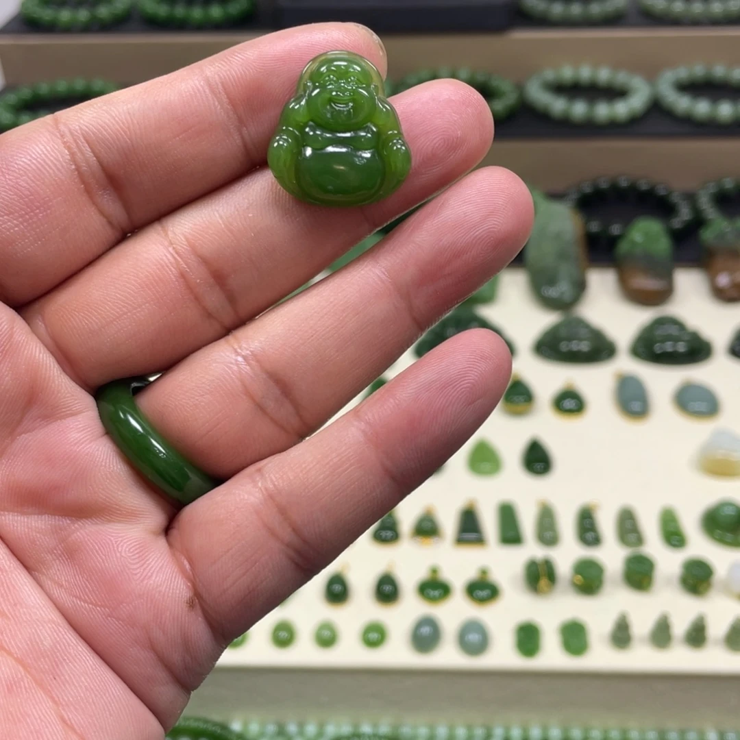 晴***天和田玉（碧玉）未镶嵌颈饰