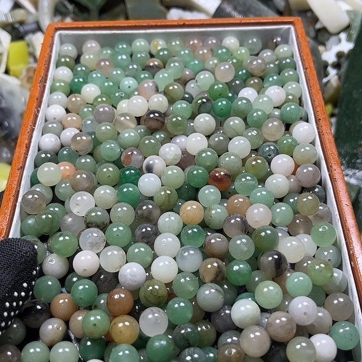 和田玉足铂镶嵌珠宝奇石