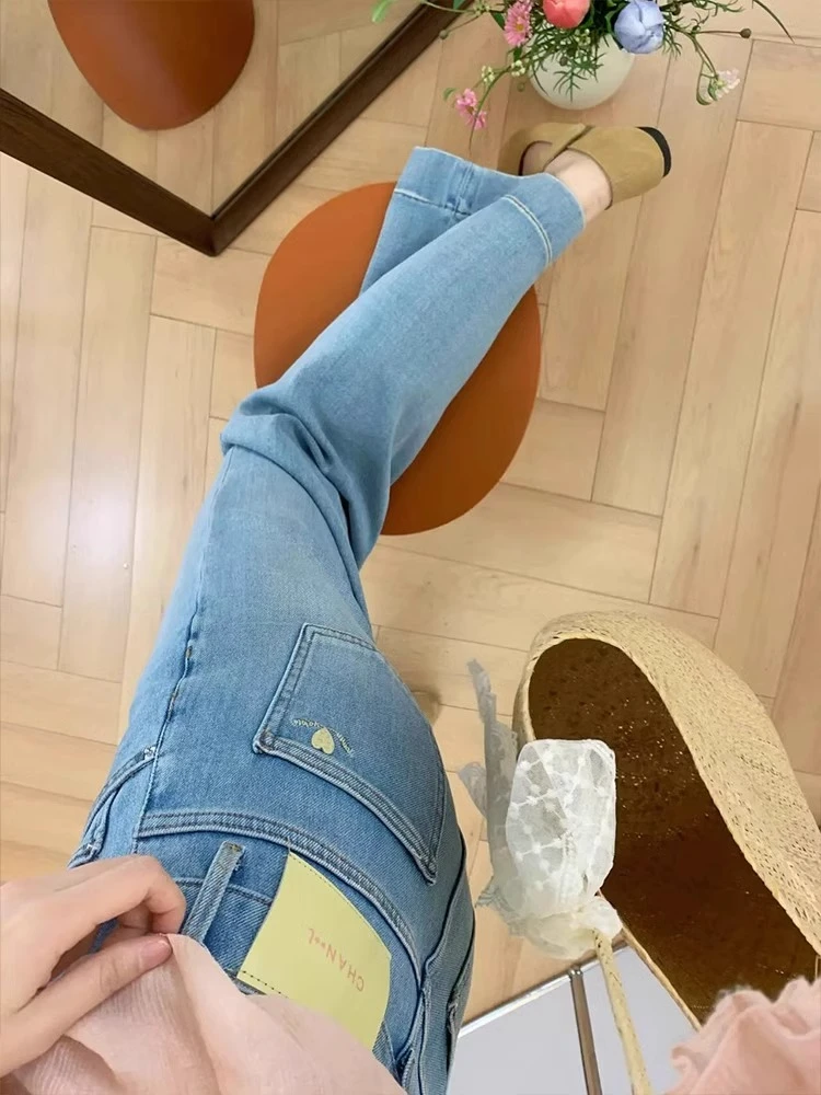 秋季新款浅蓝色直筒牛仔裤女2025胖mm梨型身材显瘦弹力烟管阔腿裤