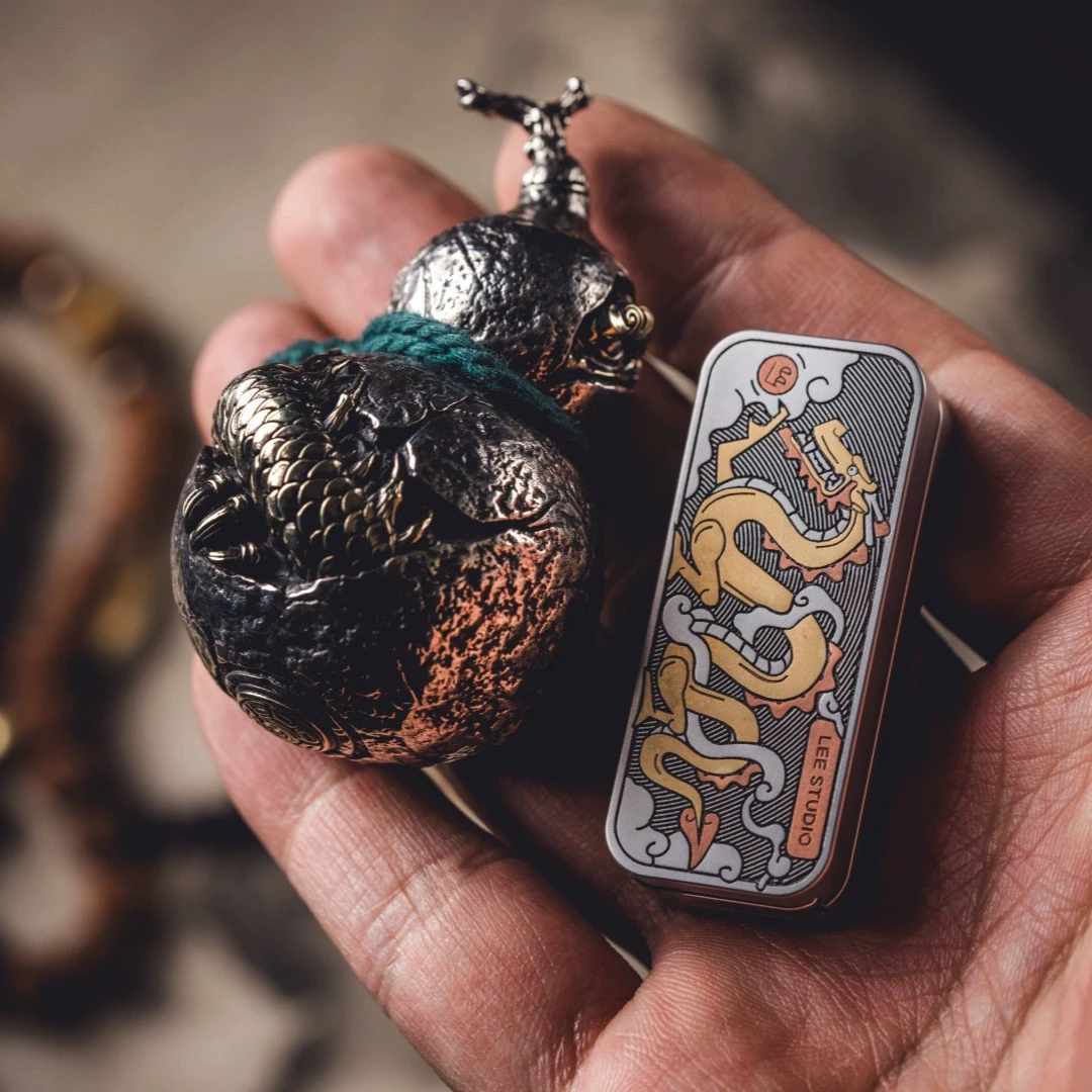 JEDC LEE&One Bean游龙机械推牌潮玩指尖陀螺金属玩具一豆联名