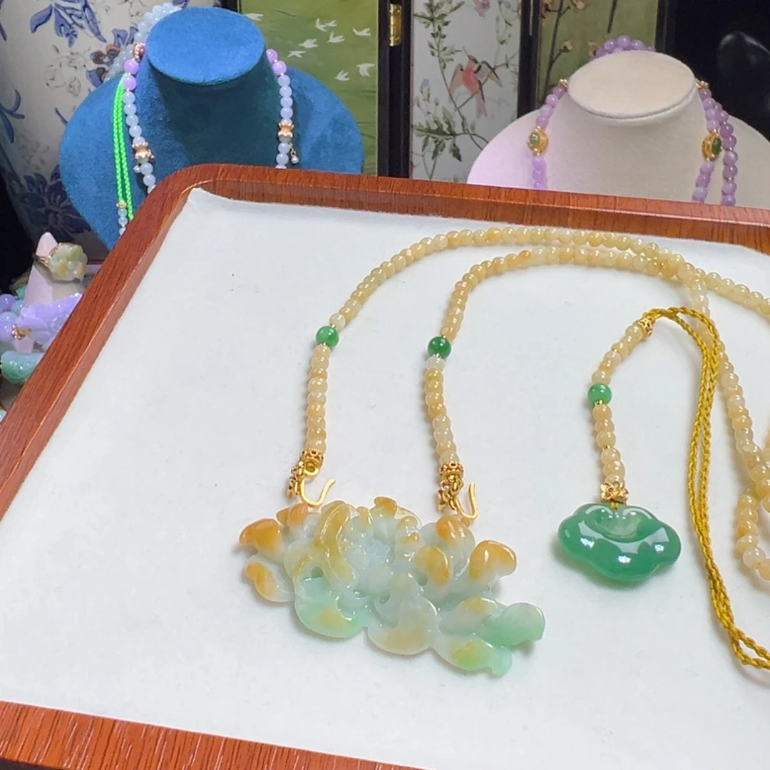 翡翠未镶嵌毛衣链俏色莲花