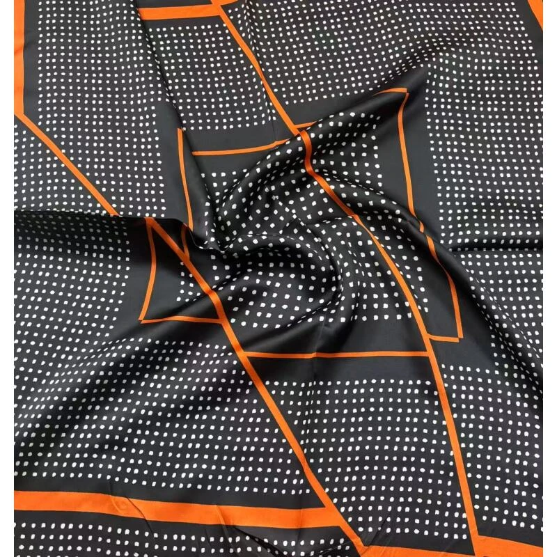 E188 斜橙波点 70*70左右方巾 S 1