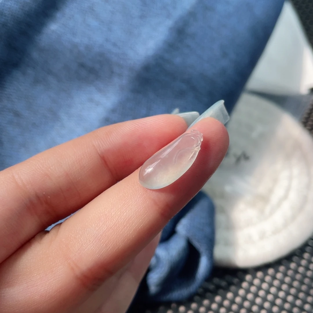 翡翠挂件未镶嵌    翡翠