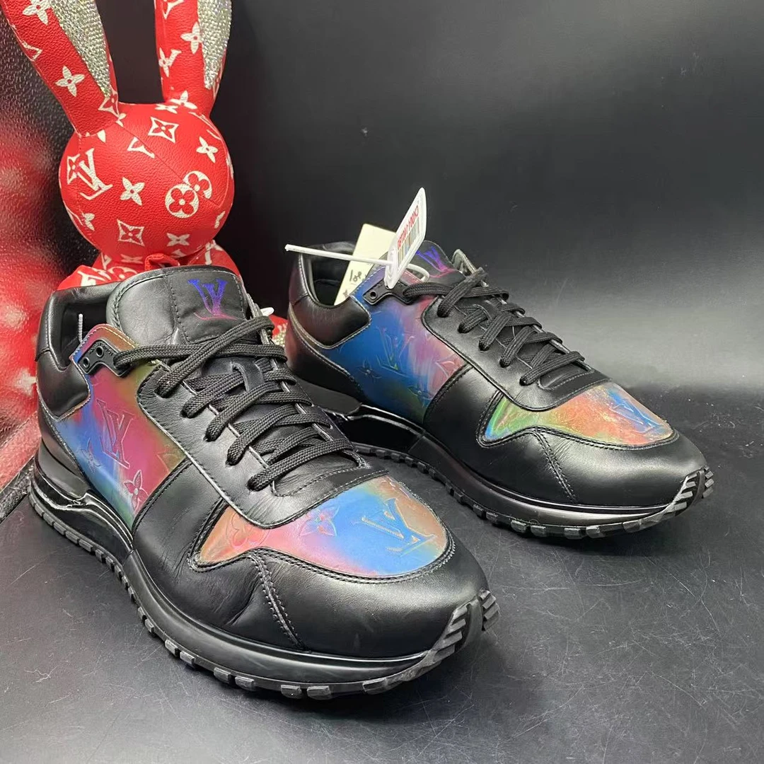 95新 LouisVuitton/路易威登 【聚星优选】黑色运动鞋40.5码ddm1681
