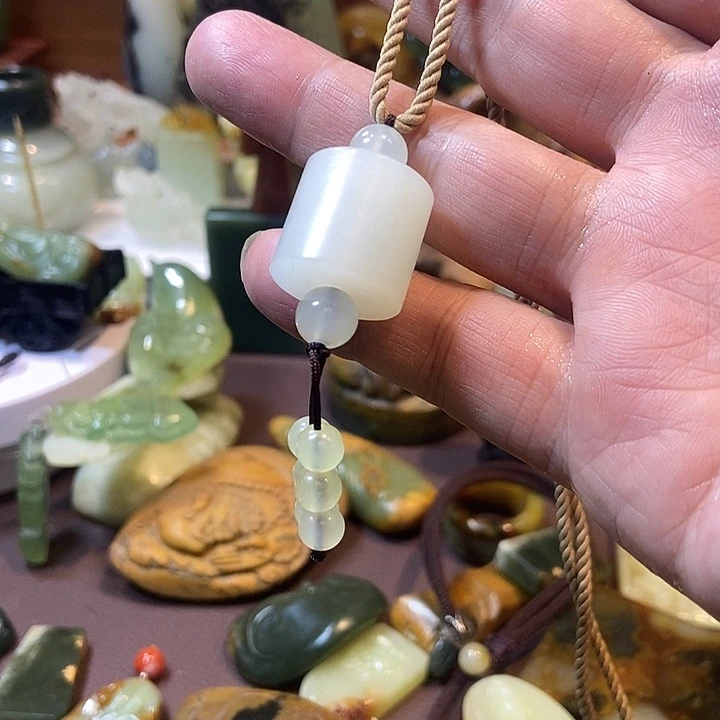 岫玉未镶嵌珠宝奇石