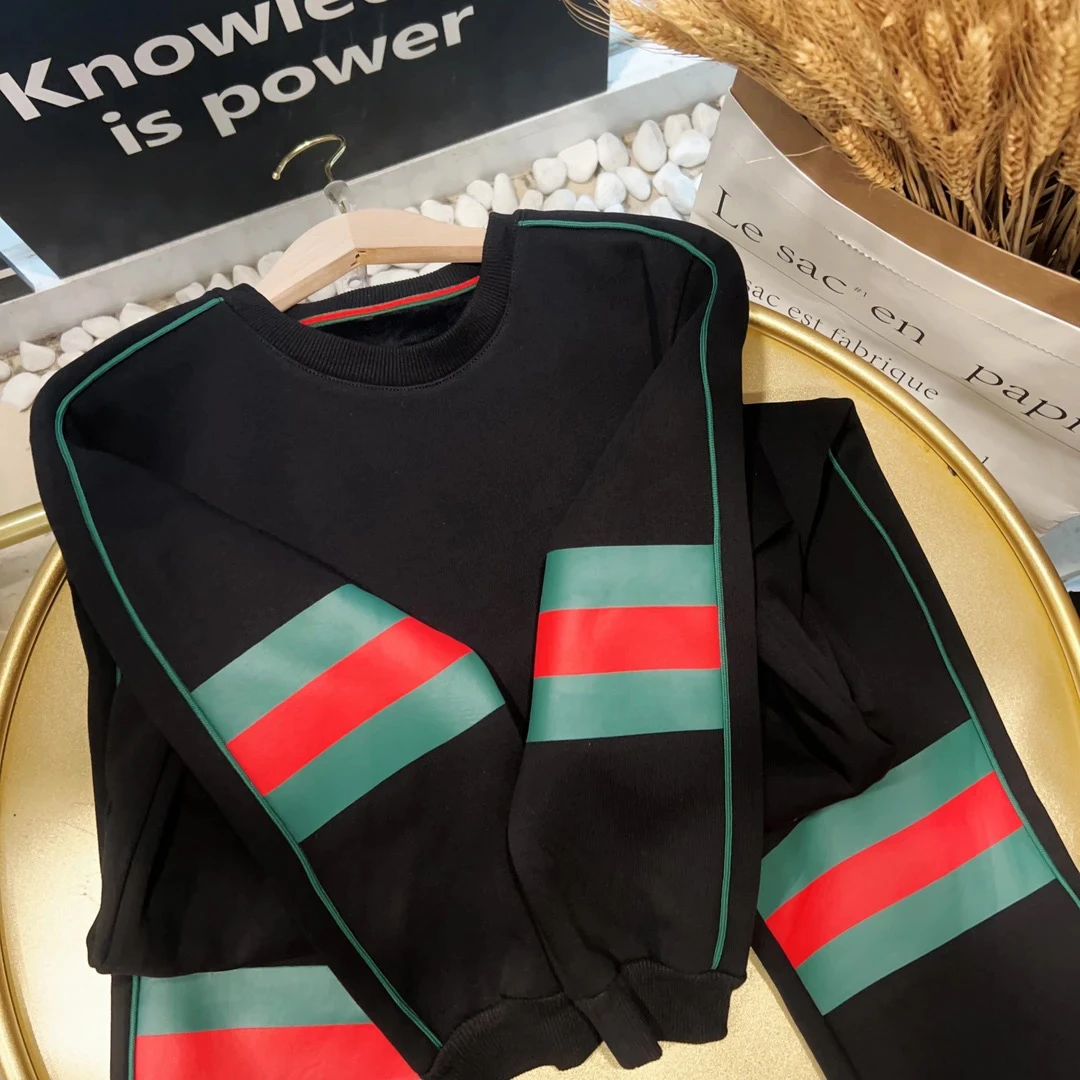 冬季一体绒红绿印花套装童装