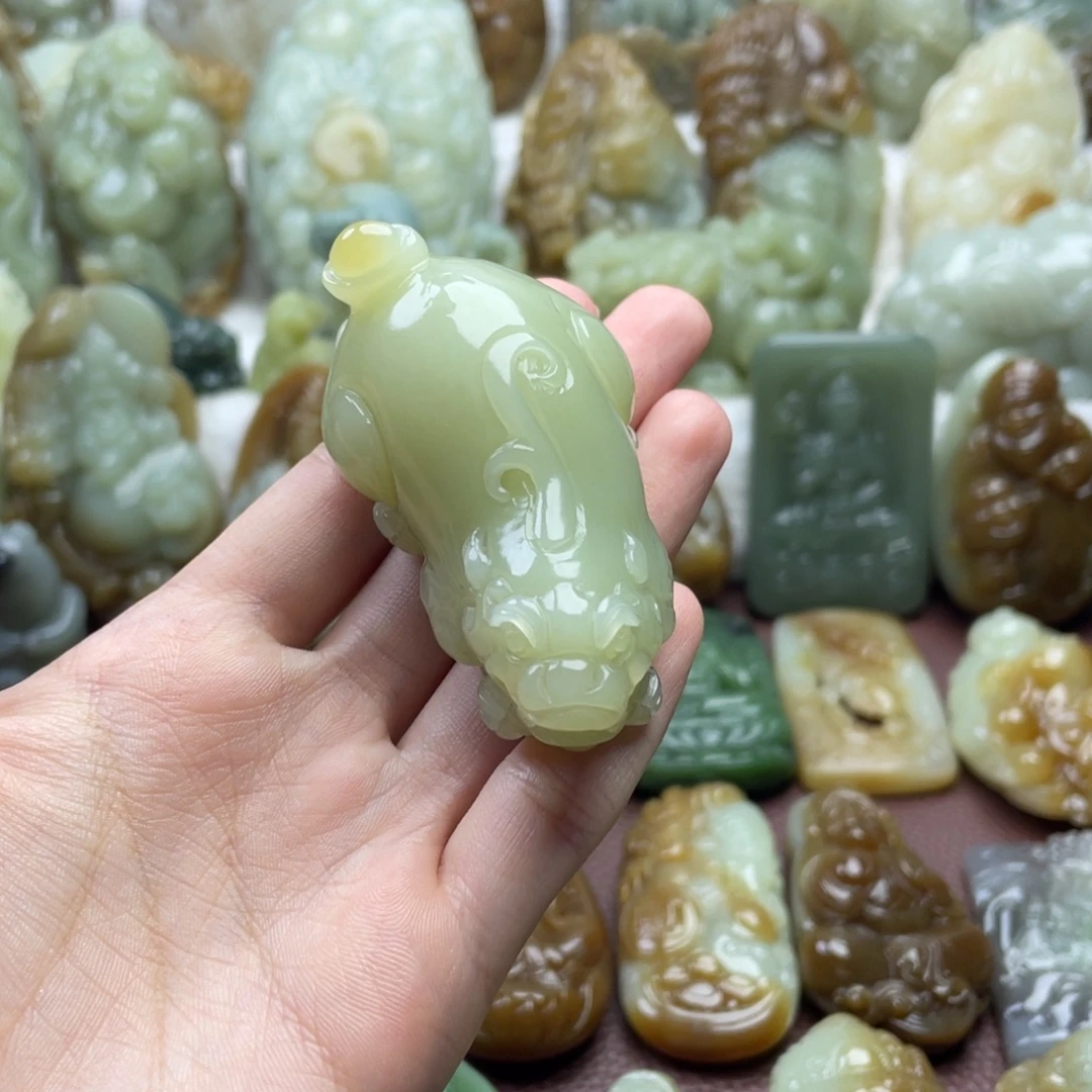 和田玉未镶嵌颈饰