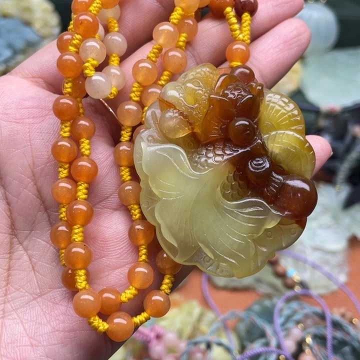 蛇纹石玉未镶嵌吊坠